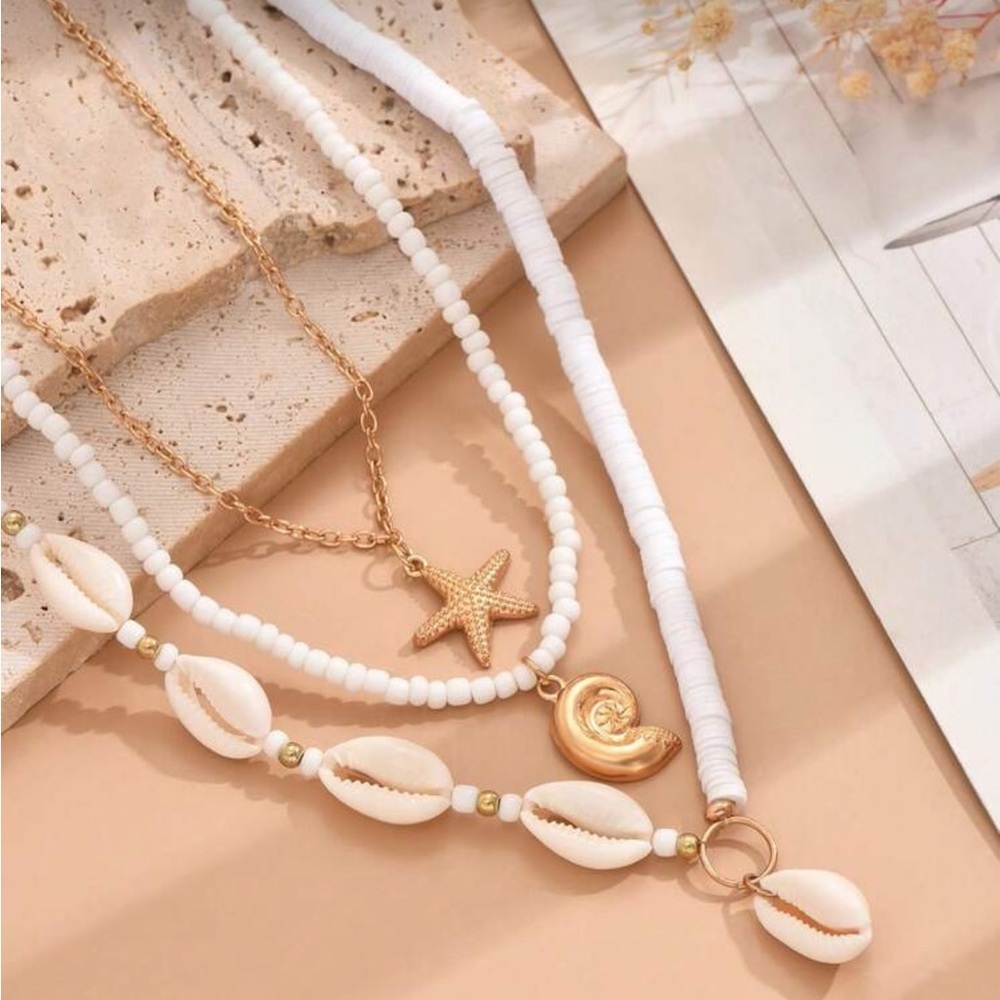 Elegant Shell and Bead Necklace Set R154 - Picture 2 of 3